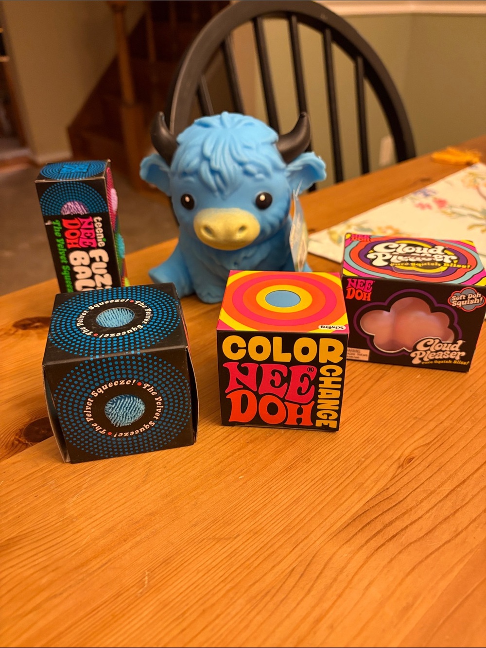 5 piece Squishy bundle!! 4 needohs and one squeezy Brand high land cow